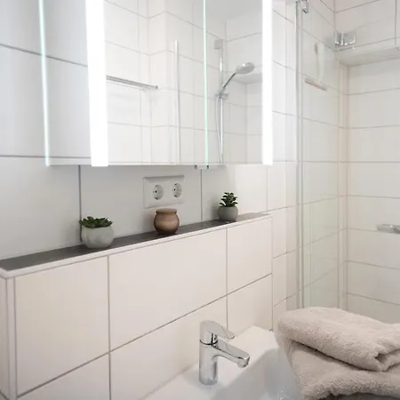 Апартаменты Altbautraum Esslingen Zentrum 10 *